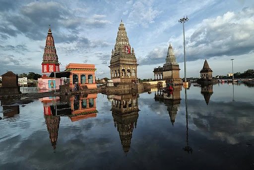 Affortable Trip With force Urbania Pune to Pandharpur